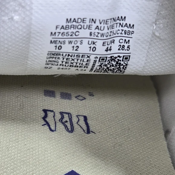 Converse Unisex Chuck Taylor All Star Low Top White Sneakers Men's 10 Women's 12 - Picture 13 of 14